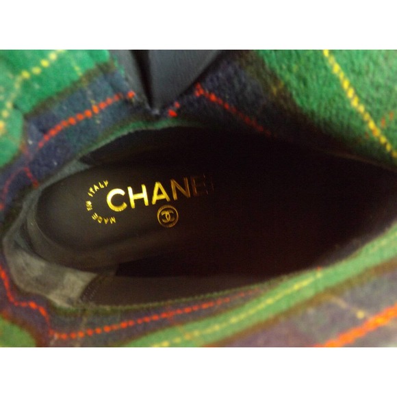 NIB CHANEL NAVY BLUE LEATHER REAL FUR PLATED BELTED BUCKLE BOOTS 37.5 7 $2K - Picture 10 of 12